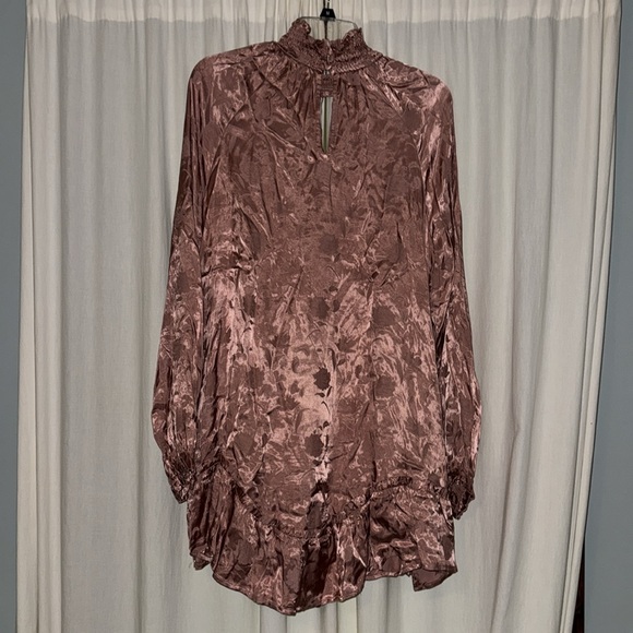 NWOT Aeom size medium gorgeous floral dress - Picture 4 of 4